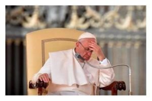 El papa vuelve a sufrir ciática y no podrá oficiar sus próximas misas