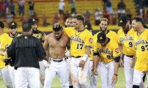 Águilas se colocan a una sola victoria de llegar a la serie final