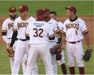 Liga en Puerto Rico espera resultados covid-19 de Indios para retomar serie