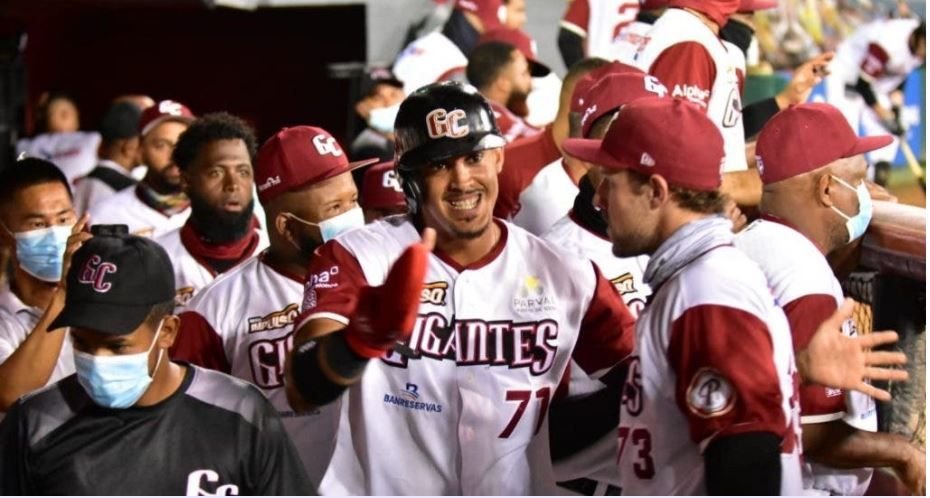 Los Gigantes dan segundo golpe a las Aguilas en la final beisbol de la RD