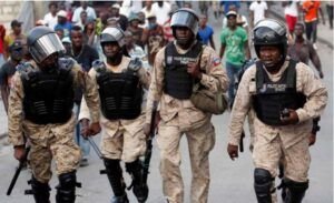 Policía haitiana dispersa por la fuerza protesta pacífica contra inseguridad