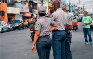 Desde este mes policías comenzarán a recibir aumento salarial de hasta 40%