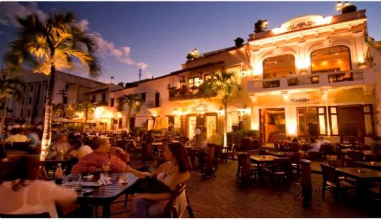 Restaurantes podrán recibir clientes con 50% de su capacidad