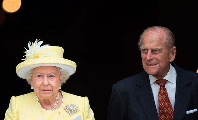 La reina Isabel II y su esposo reciben la vacuna contra la covid 2 La reina Isabel II y su esposo reciben la vacuna contra la covid