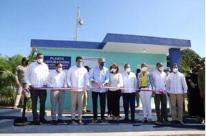 Abinader inaugura planta de tratamiento y sistema de aguas residuales en P. Plata