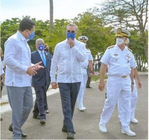 Abinader entrega el remodelado club de oficiales de la Armada Dominicana