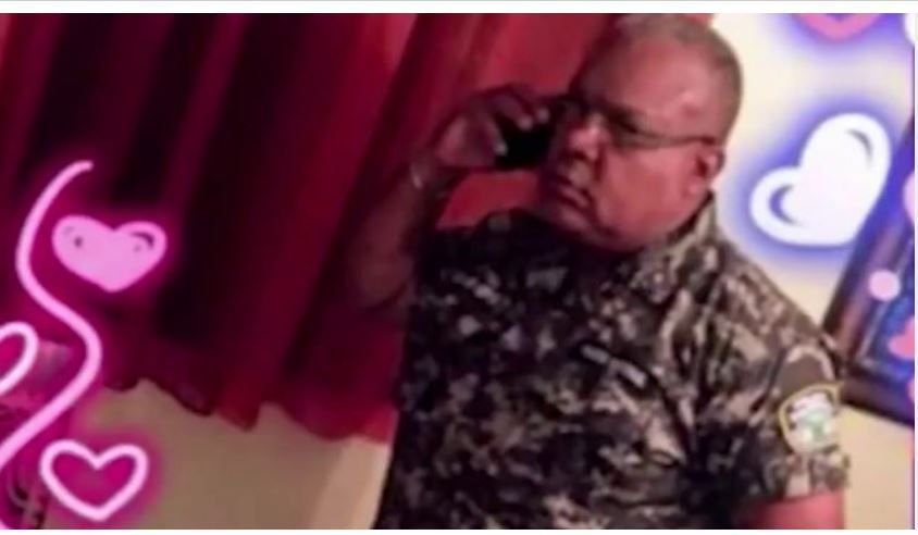 Policía destituye a su comandante en Boca Chica por amenaza a periodistas