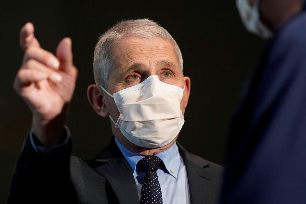 Fauci admite atraso en la vacunación en EE.UU. pero dice que se acelerará