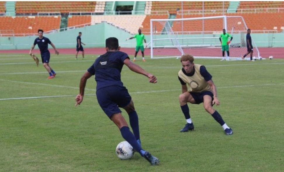RD prepara su segundo contingente para choque ante Serbia en fútbol
