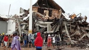 Terremoto deja al menos 34 muertos y más de 600 heridos