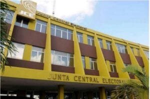 26 organizaciones politicas entregaron a JCE sus opiniones sobre orden boletas