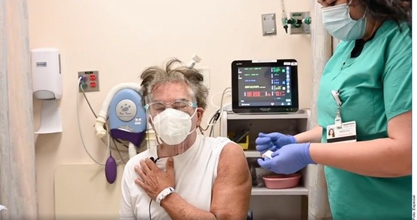 “El Puma” recibe la vacuna del COVID-19 2 “El Puma” recibe la vacuna del COVID-19