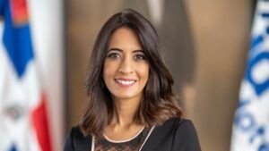 Directora ejecutiva del INDOTEL informa ha sido contagiada de COVID-19