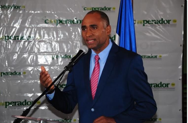 Julito Fulcar defiende a su hermano ante cuestionamientos a compras en Minerd