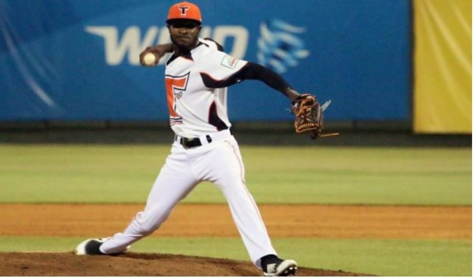 Gigantes y Toros siguen delante en la semifinal del torneo beisbol de la RD