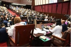 Modifican ley compras para adquirir de urgencia vacunas contra la covid-19