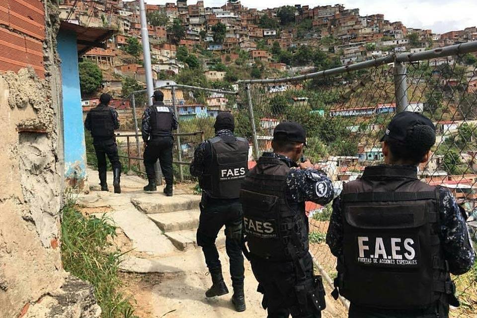 Al menos 24 muertos en una operación policial en Caracas 2 Al menos 24 muertos en una operación policial en Caracas