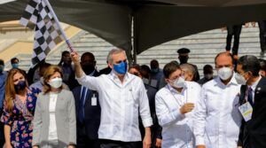 Presidente Luis Abinader deja iniciada la Vuelta Ciclística Independencia