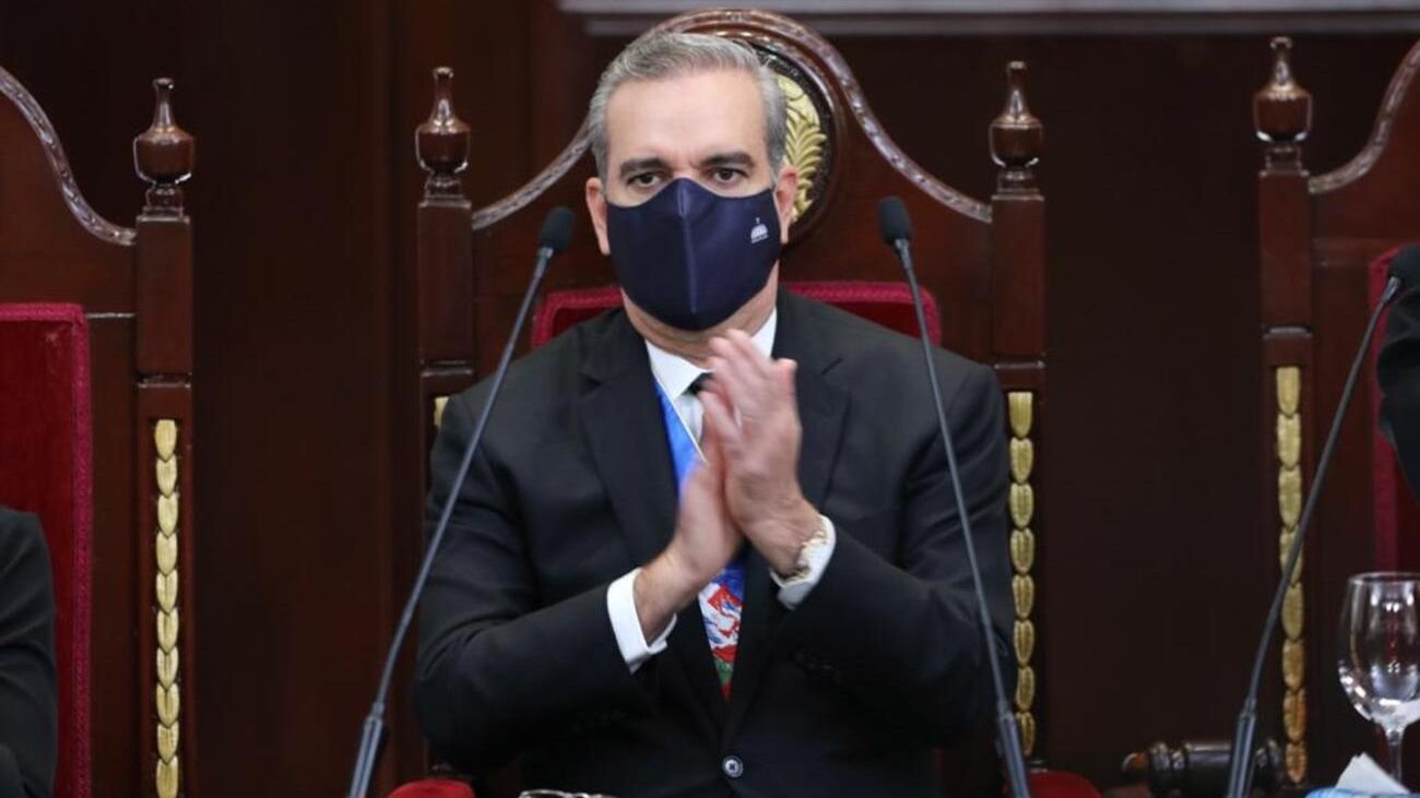 Gran aplauso marcó el discurso de rendición de cuentas del Presidente 2 Gran aplauso marcó el discurso de rendición de cuentas del Presidente