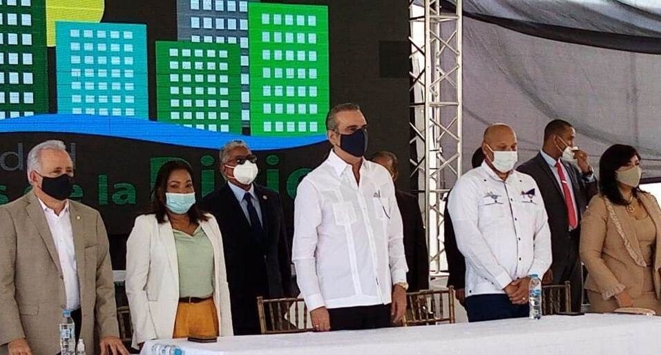 Abinader y Copymecon dejan iniciada segunda fase proyecto viviendas en SDE