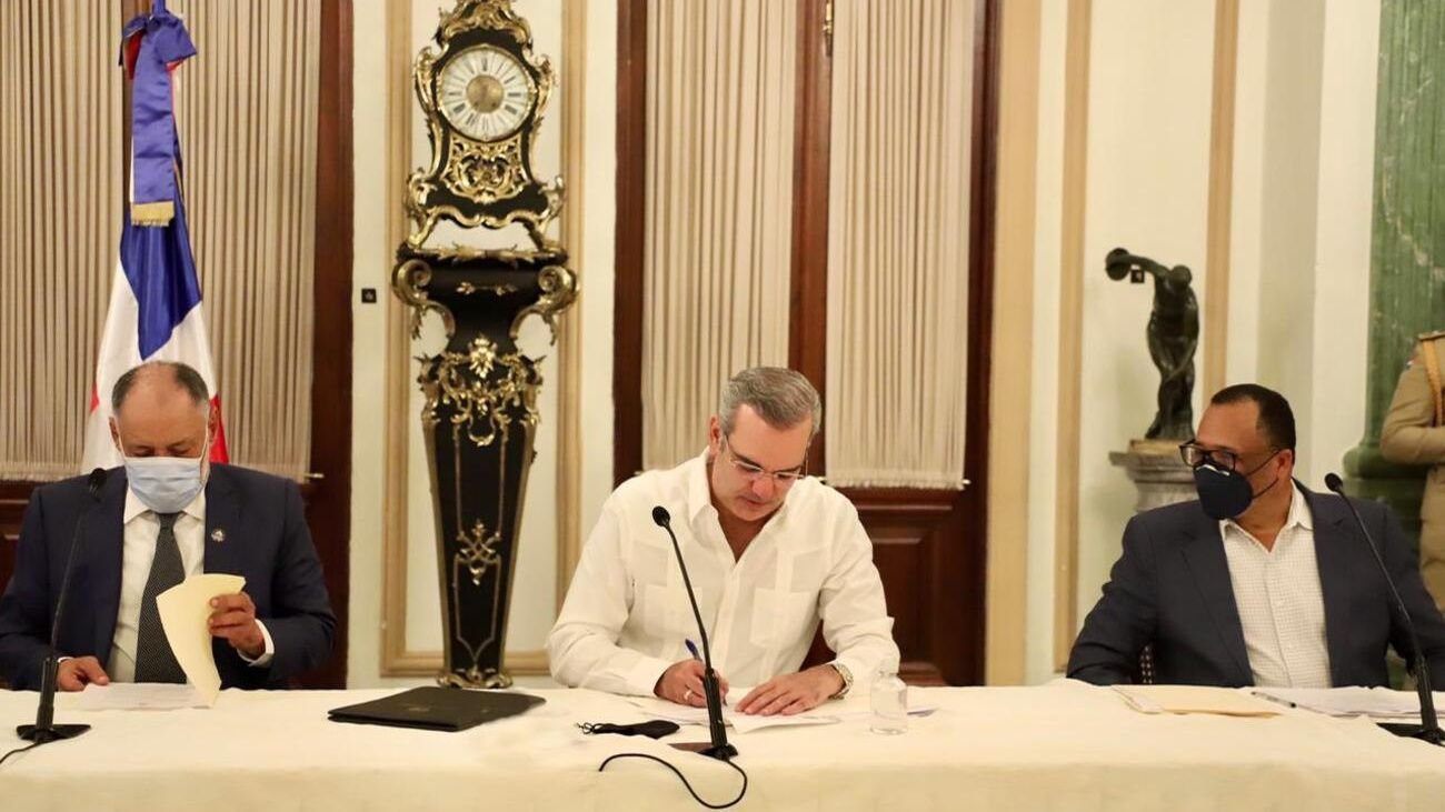 Abinader recibe cooperativistas   para aunar esfuerzos y fortalecer el sector