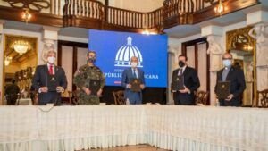 Policías y militares podrán estudiar becados en universidades privadas