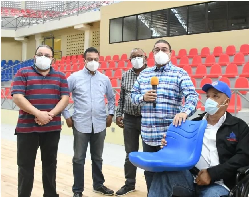 Camacho elogia el polideportivo de Puerto Plata