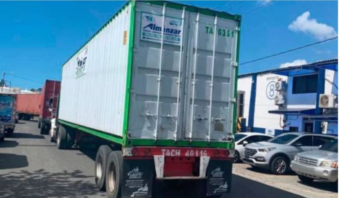 RD recibe cargamento de armas de fuego para película que protagonizará Jennifer López