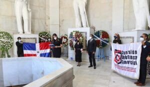 CDC deposita ofrenda en el Altar de la Patria; pide usar herramientas disponibles