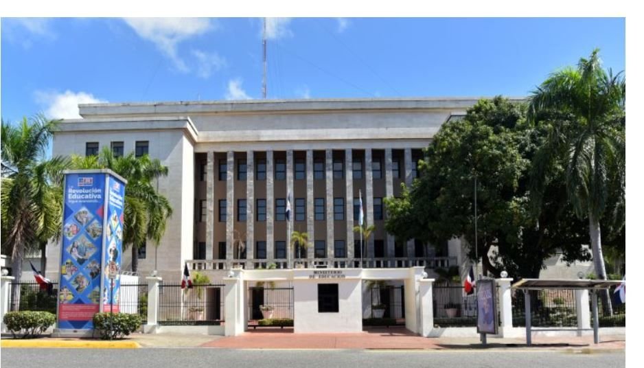 En el Ministerio de Educación había gente nombrada que ni lo sabía