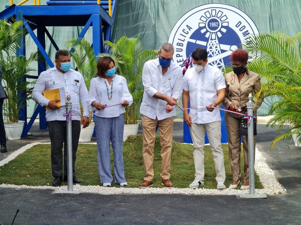 Guanuma 01 Abinader pone en marcha planta potabilizadora Guanuma-Los Botados