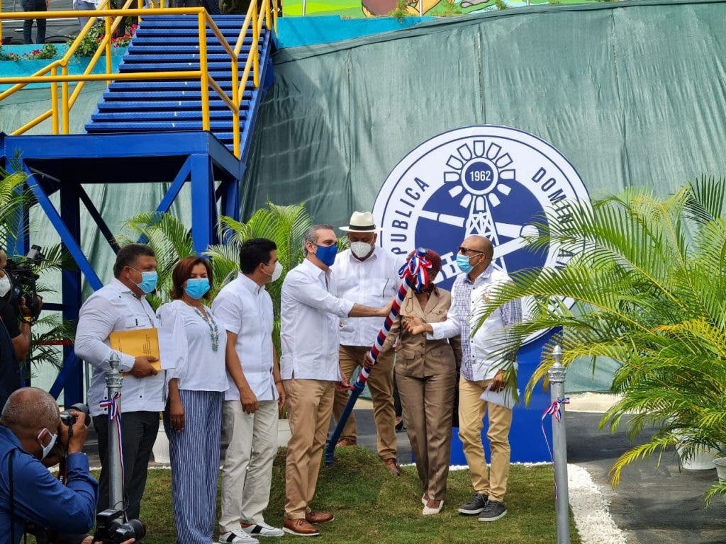 Guanuma 02 Abinader pone en marcha planta potabilizadora Guanuma-Los Botados