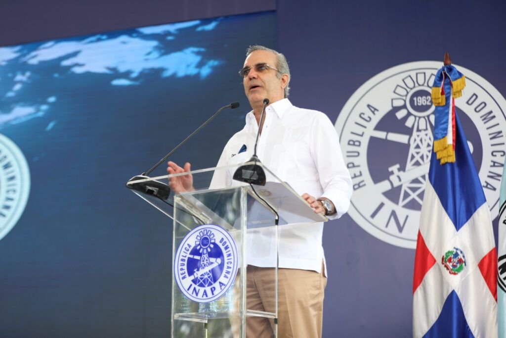 Guanuma 05 Abinader pone en marcha planta potabilizadora Guanuma-Los Botados