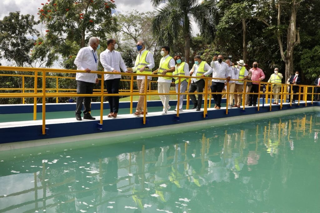 Guanuma 06 Abinader pone en marcha planta potabilizadora Guanuma-Los Botados