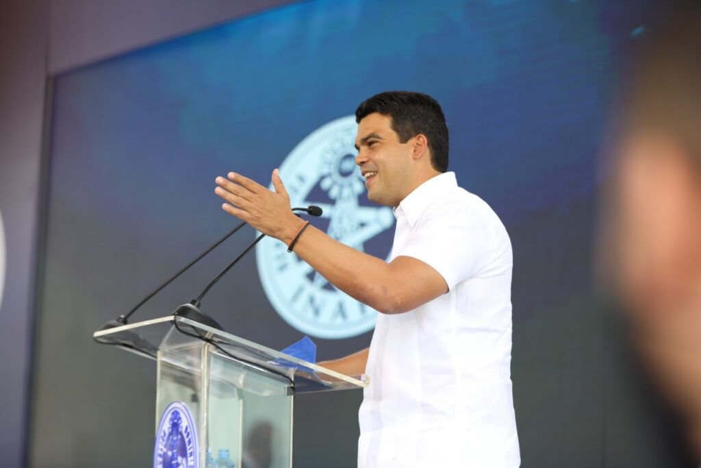 Guanuma 07 Abinader pone en marcha planta potabilizadora Guanuma-Los Botados