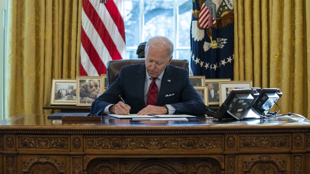 Joe Biden avanza en su promesa de desmontar medidas antiinmigrantes