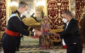 Juan Bolívar Díaz presenta cartas credenciales ante el Rey de España