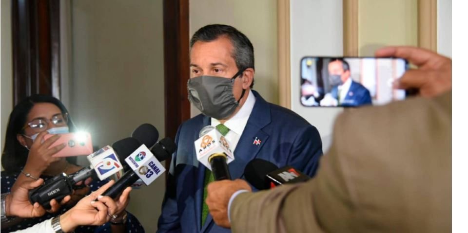 Ministro Medio Ambiente: «Caso Loma Miranda respetaremos la Constitución»