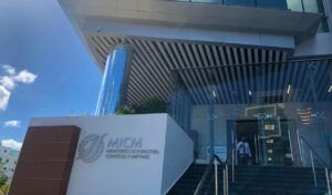 PLD tenía “nóminas ocultas” por RD$600 millones; MICM cancela 4,500 “botellas”