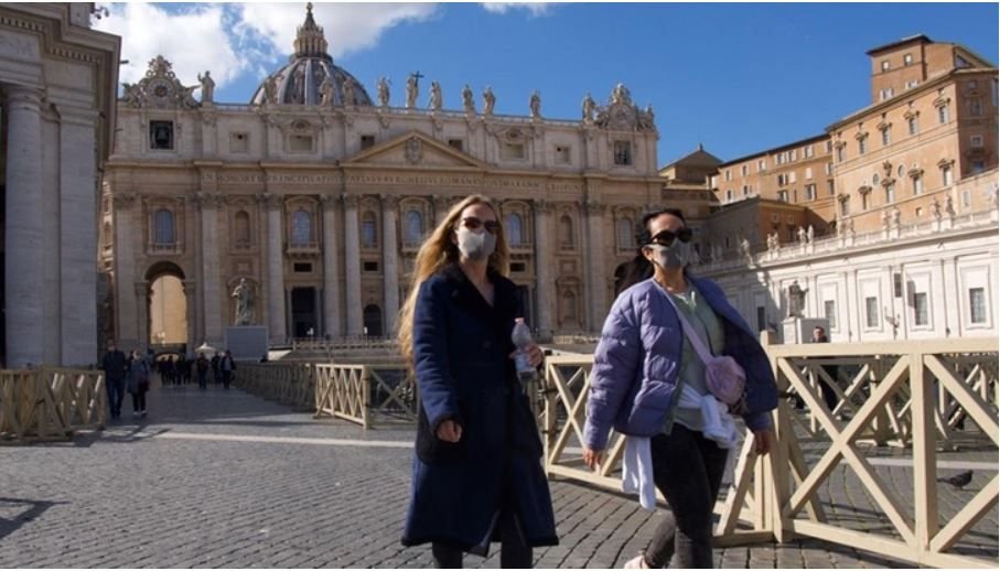 El Vaticano sancionará con despido a quienes no se vacunen contra COVID