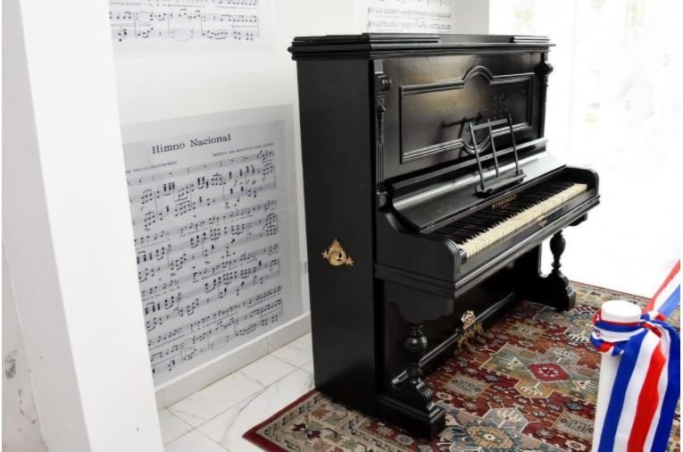Restauran piano con el que se tocó por primera vez el Himno Nacional