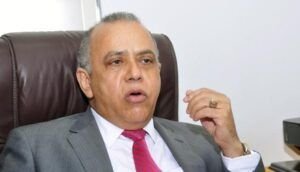 Mary Sánchez sale en defensa del Ministro de Salud, Plutarco Arias