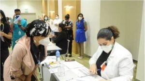 Ministerio de Salud empieza vacunación contra COVID-19 en CEDIMAT