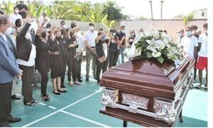 Sepultan joven fue baleado en discusión por un parqueo en SFM