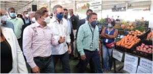 Abinader dice en unos meses bajarán precios de productos agropecuarios