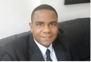 Excoordinador de Aduanas dice informe establece no violó mujer