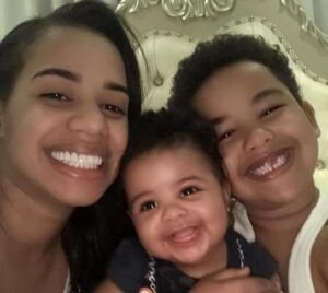 Betty Gerónimo y sus dos hijos ya están en su casa