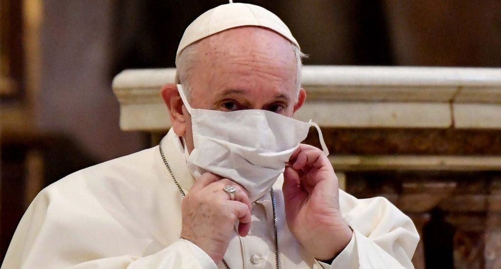 El papa recibió la segunda dosis de la vacuna y está inmunizado