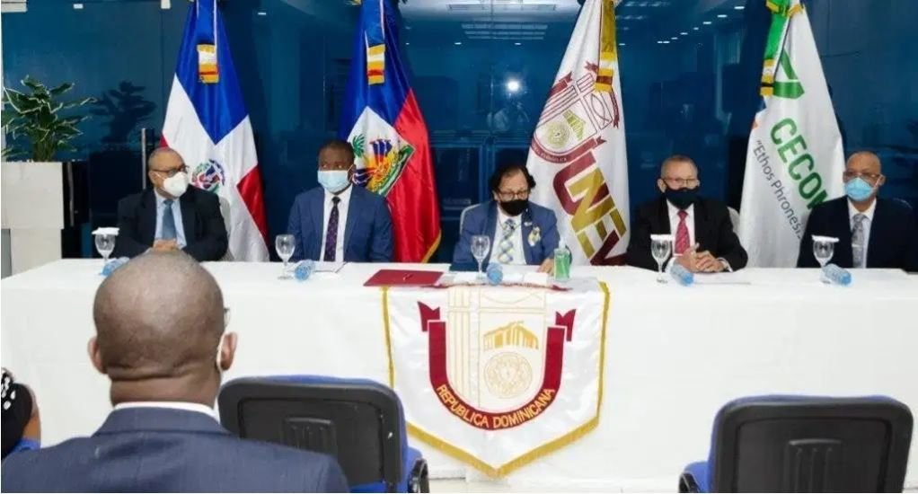 UNEV y CECOMPITE acuerdan formar y capacitar profesionales haitianos