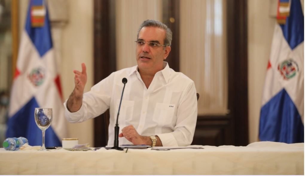 Luis Abinader crea comisión para reducir burocracia y hacer eficiente el Estado 2 Luis Abinader crea comisión para reducir burocracia y hacer eficiente el Estado